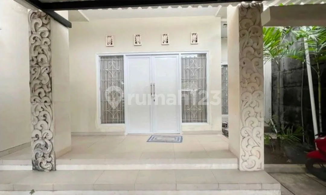 V573 Rumah 3+1Br SHM IMB Lokasi Hanya 1 Menit Gandhi Renon Bali - Image 2 of 4