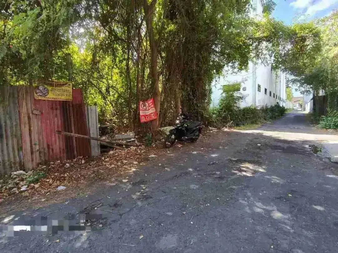 TANAH GLOGOR CARIK DENPASAR SELATAN  LOKASI SIAP BANGUN 
ZONA KUNING
DEKAT IMAM BONJOL, KUTA DAN SEMINYAK 
COCOK UNTUK RUMAH TINGGAL ATAU VILLA - Image 1 of 6