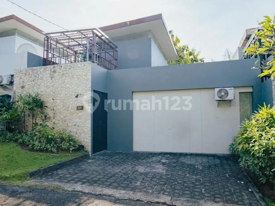 Villa Furnished Murah Siap Huni di Nusa Dua Bali - Image 1 of 4