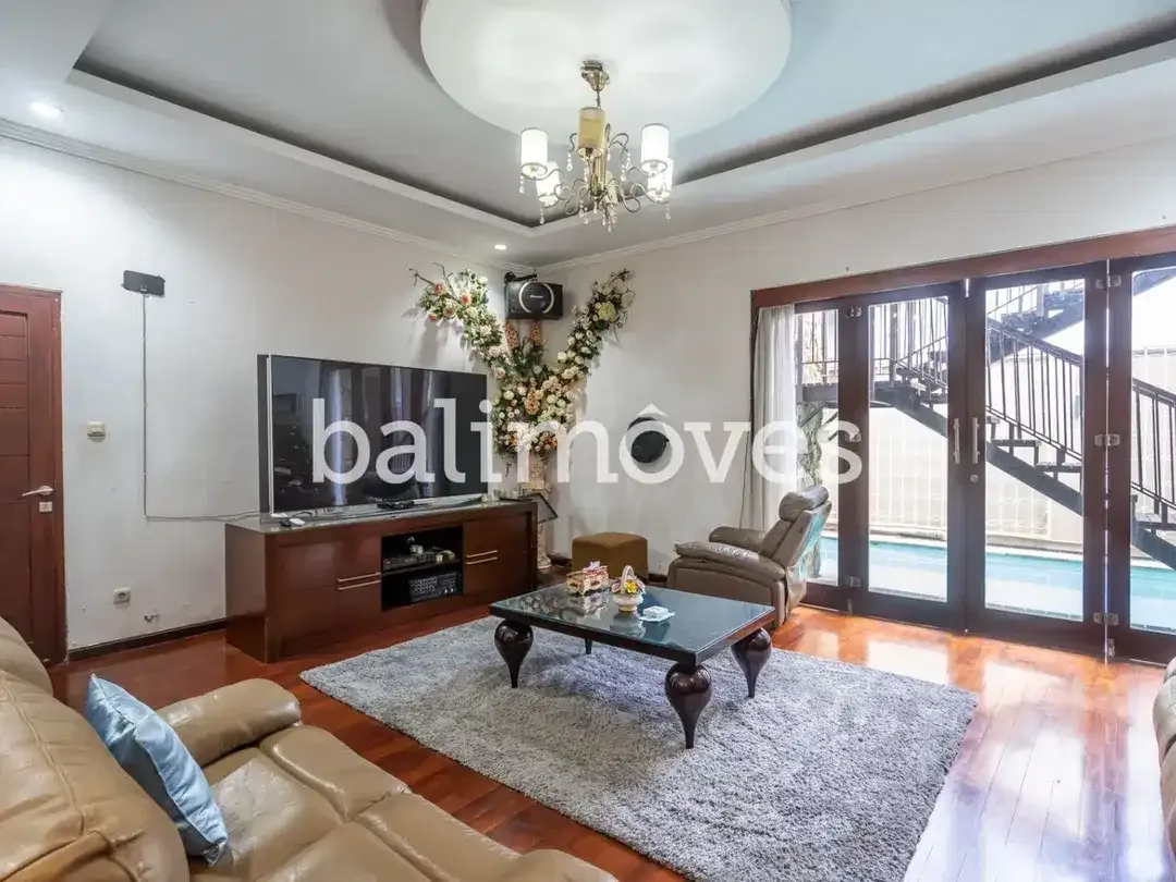 Dijual Villa Lima Kamar Tidur Hak Milik di Renon - Image 5 of 10