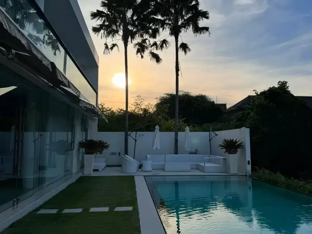 EXCLUSIVE VILLA FOR SALE - Image 8 of 10