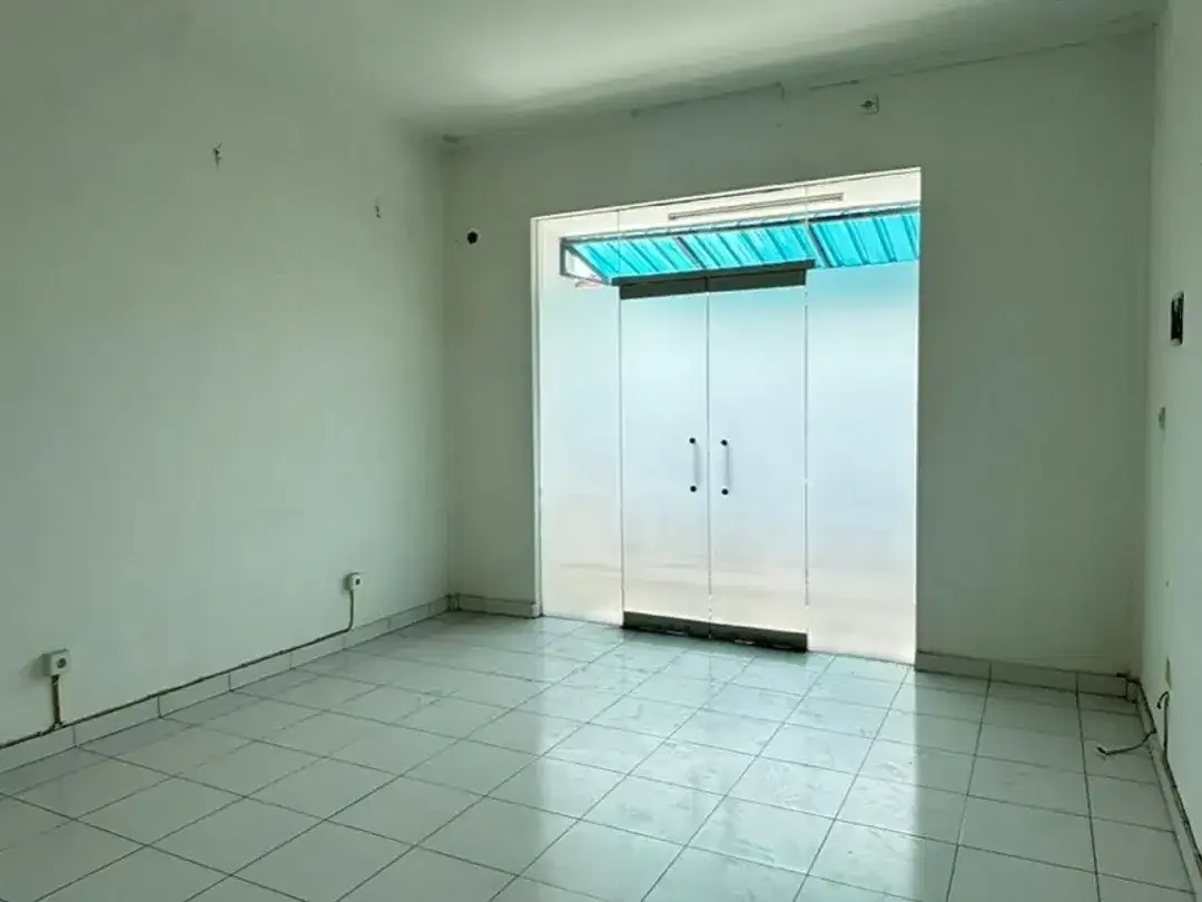 Ruko2 Lantai di Renon Cocok untuk Usaha atau Kantor - Image 2 of 10