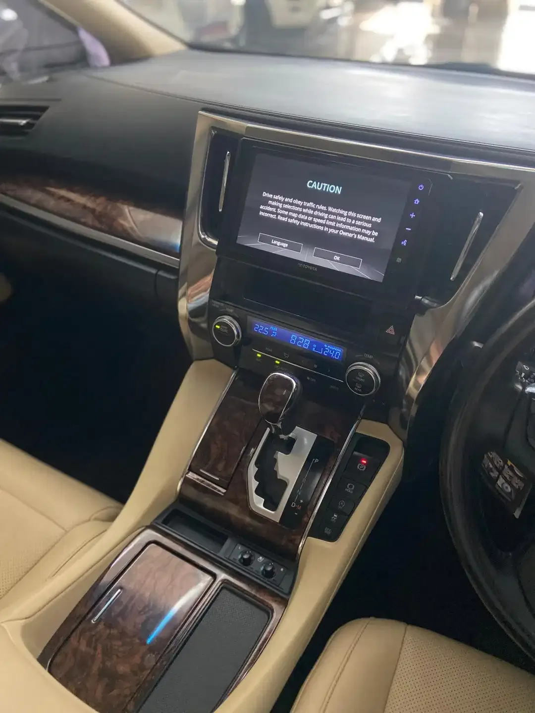 Alphard G 2021 Asli Bali KM 30rb - Image 9 of 10