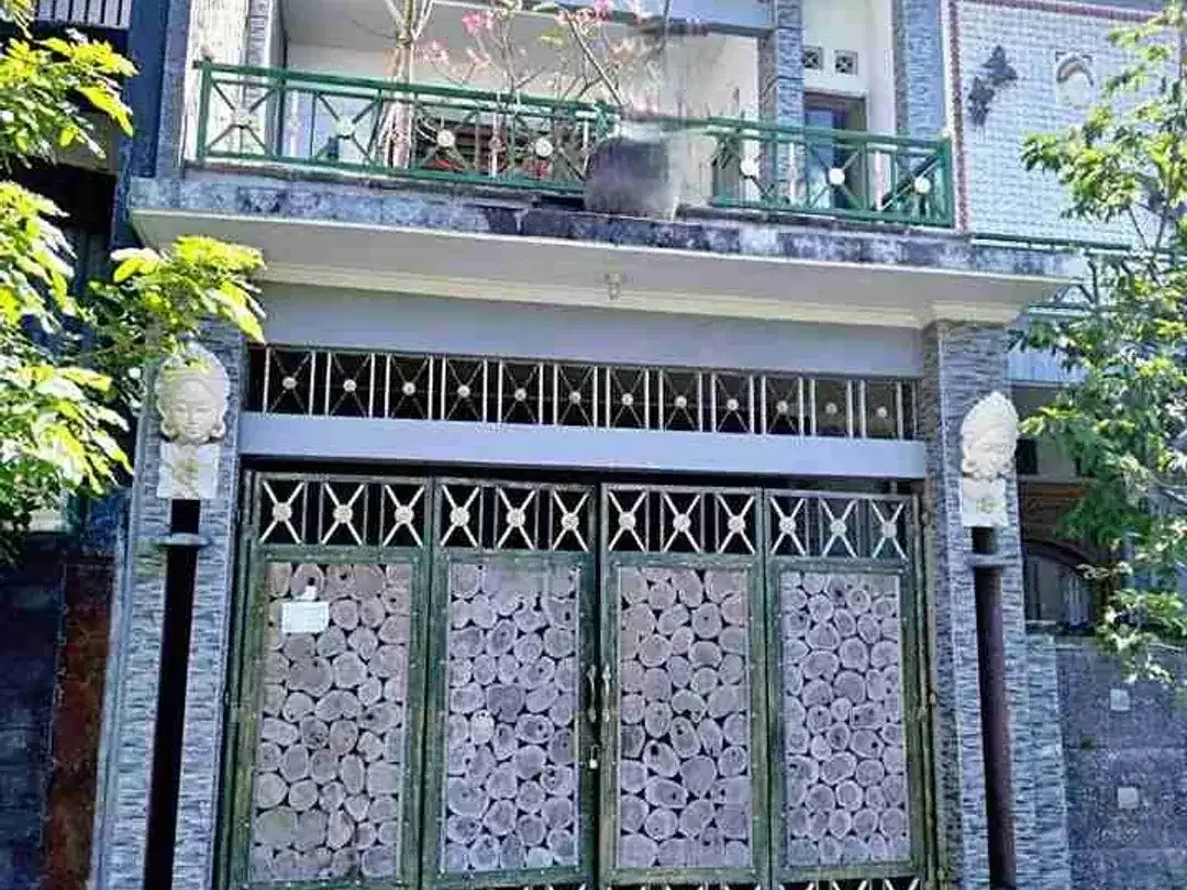 Rumah Keluarga Ideal 2 Lantai di Kesiman Denpasar - Image 1 of 10
