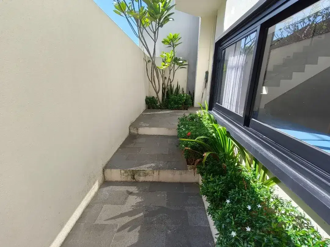 Fully Furnished Villa Di Green Kori Kerobokan Dekat Pantai Batu Belig - Image 3 of 10