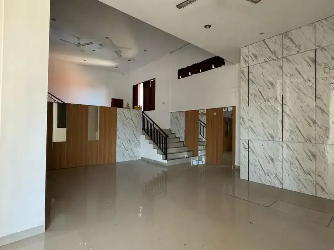 Gedung lokasi kawasan berkembang, di jual di Sukawati, Gianyar. - Image 2 of 10