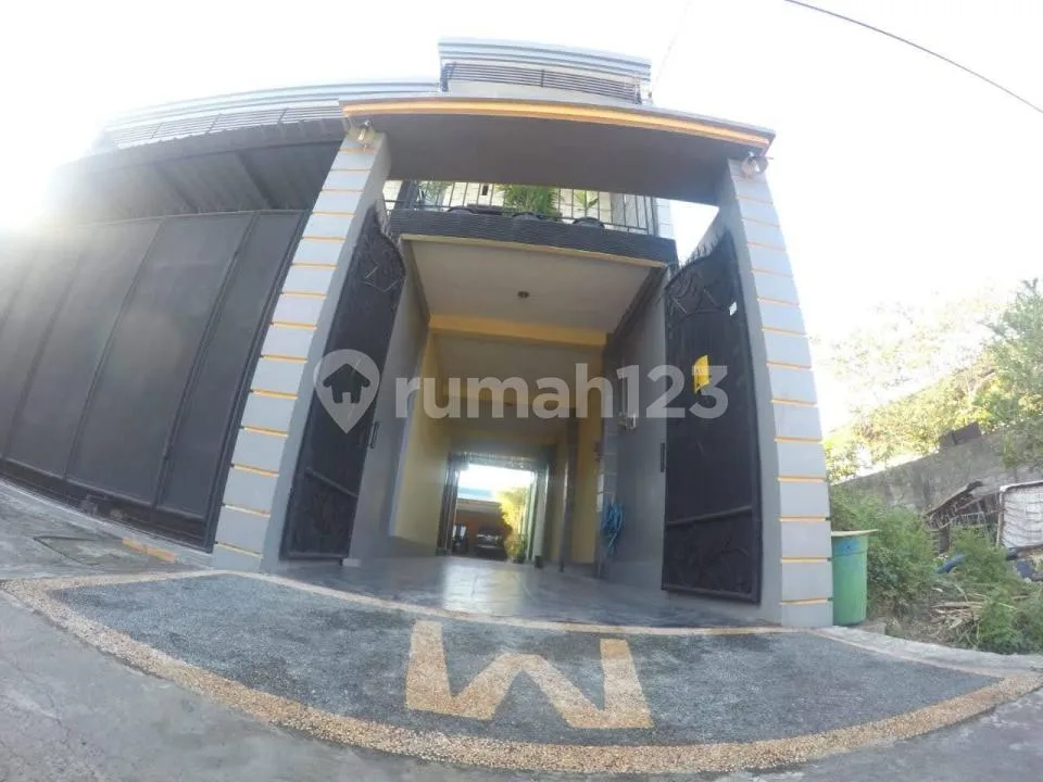 Rumah Mewah 3 Lantai Siap Huni di Denpasar Utara - Bali - Image 4 of 4