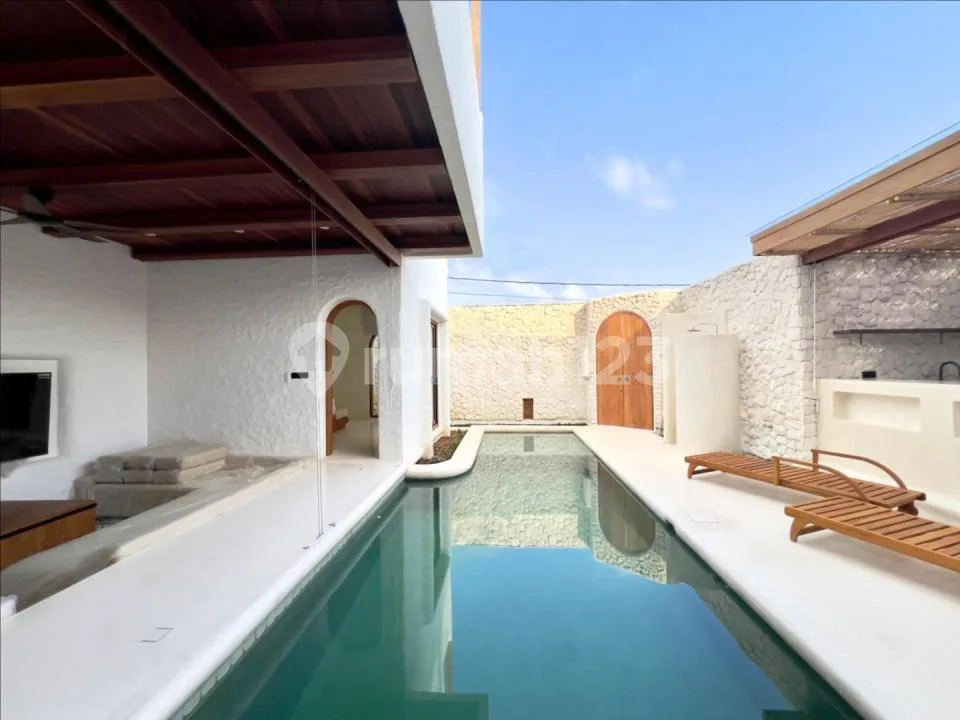 3 Bedrooms Topical Style Cityview Just 1 KM Going To Petitenget Beach Strategic Location At Seminyak Area - Image 2 of 4