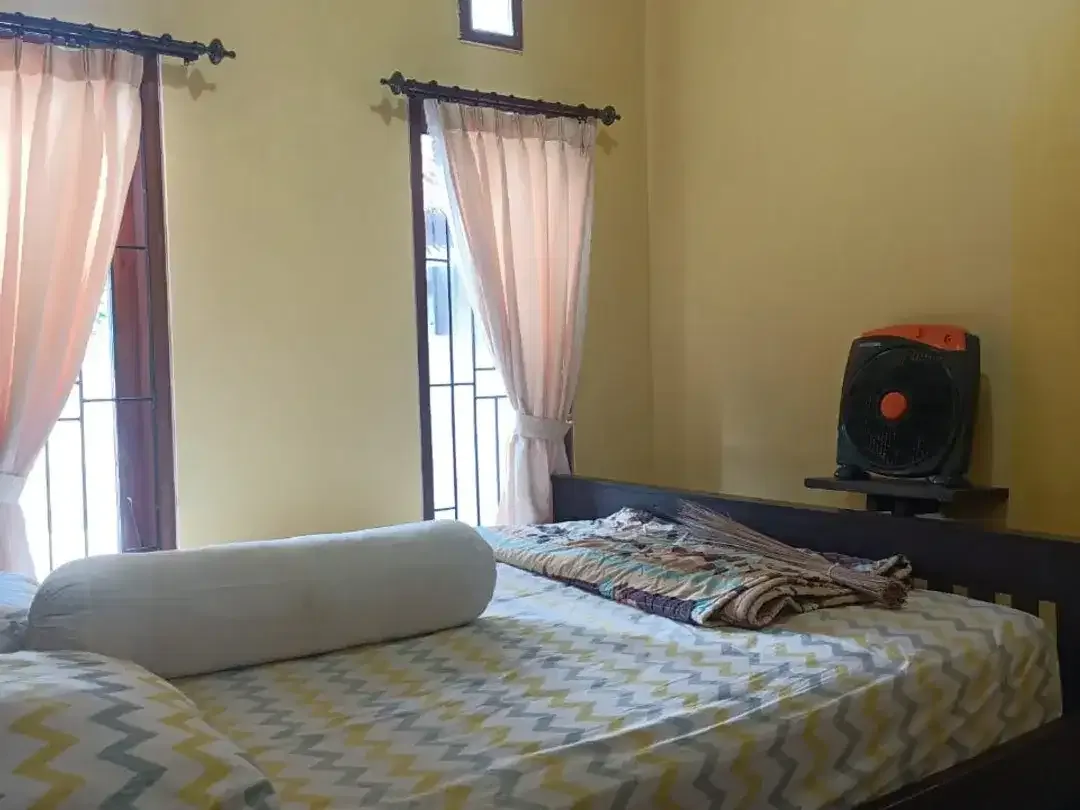 Rumah Modern Minimalis di Area Taman Griya Jimbaran Fasilitas Lengkap - Image 6 of 10