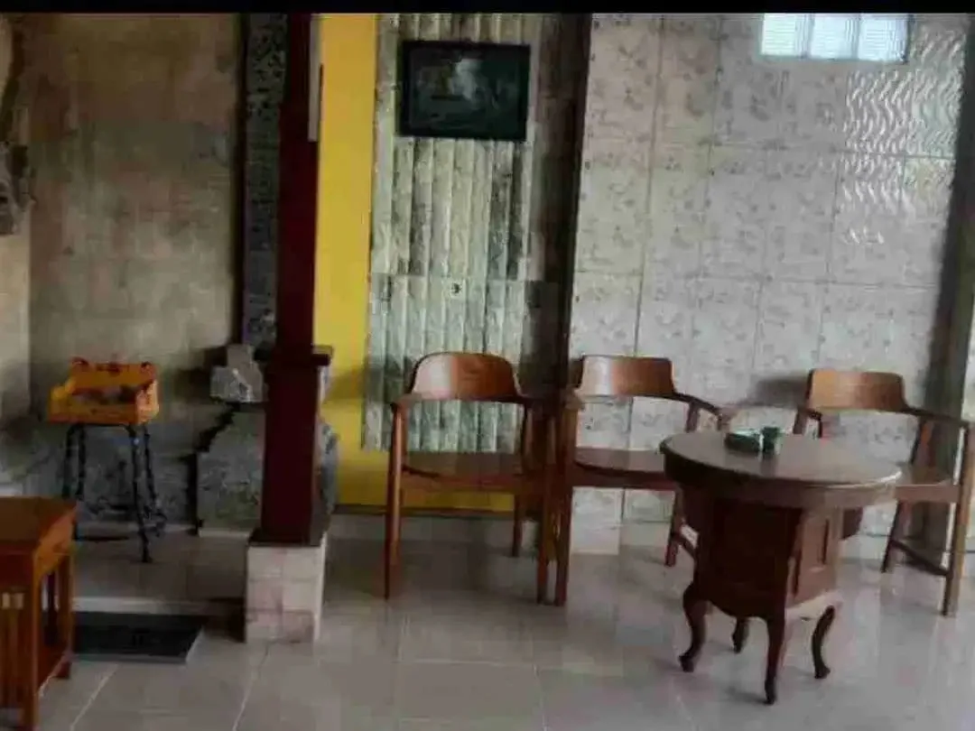 RUMAH LANTAI II DI PADONAN TIBUBENENG CANGGU - Image 7 of 10