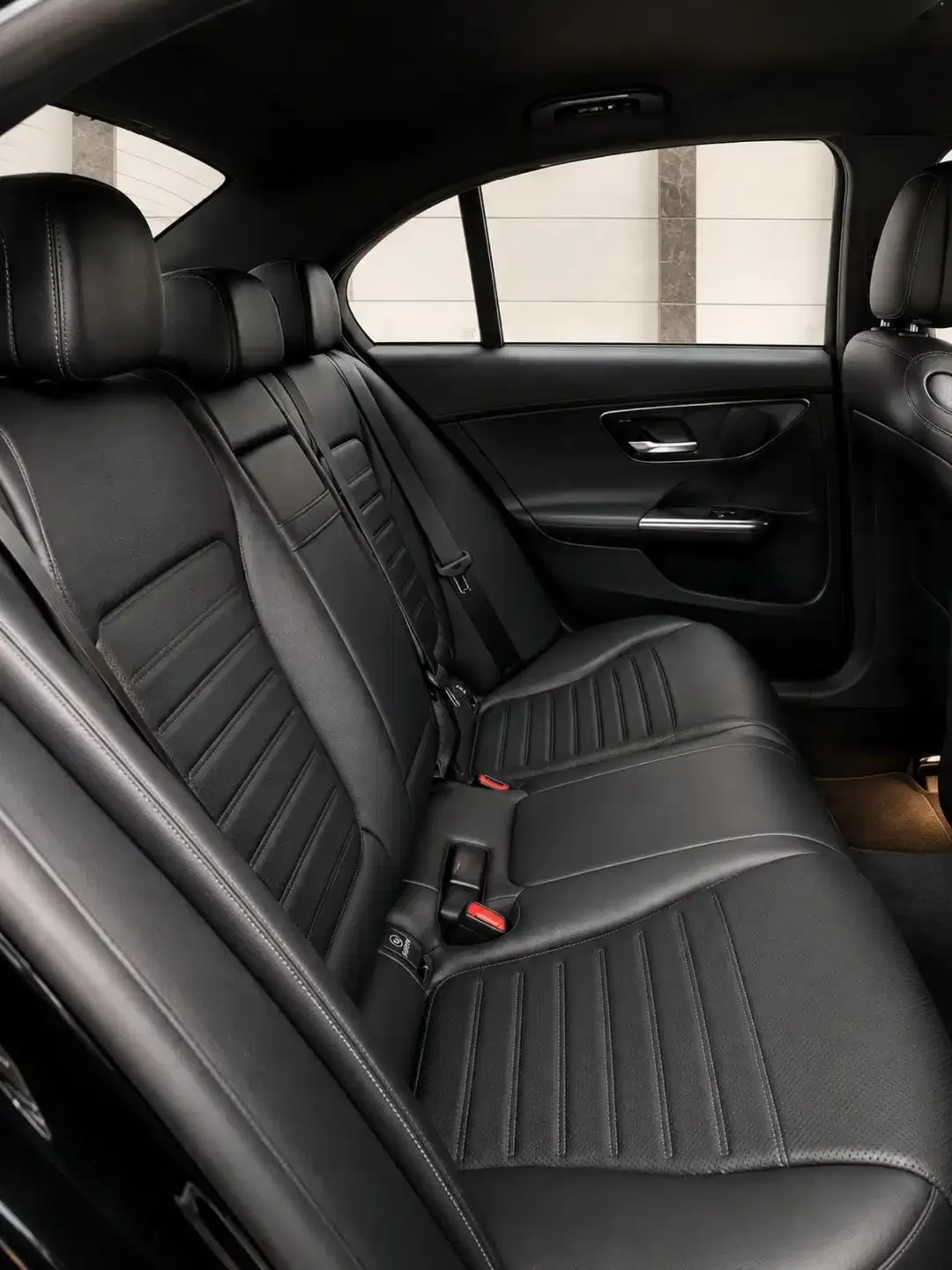Mercy C300 AMG 2023 Low KM - Image 6 of 6