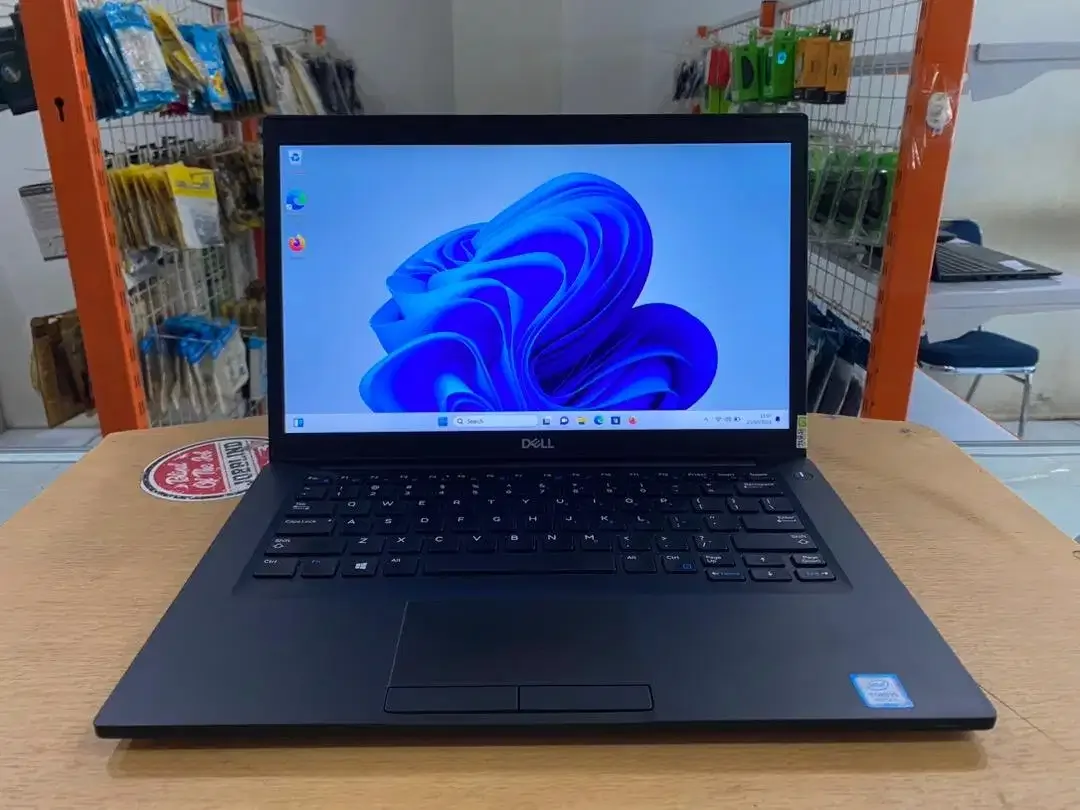 DELL Latitude E7490 Core i5Gen8 Ram 8GB SSD 256GB FHD Slim Mulus - Image 1 of 10