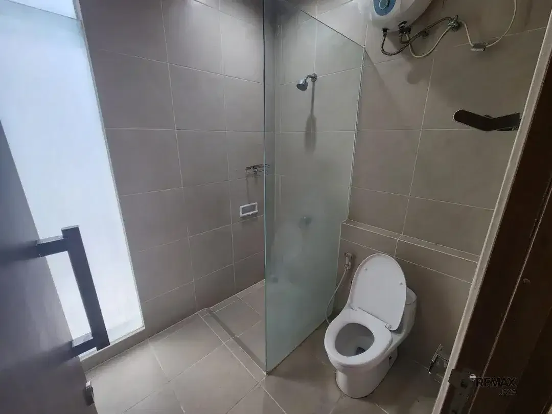 Rumah 2 Lantai non furnished Dijual, di Citraland Denpasar Utara - Image 5 of 10