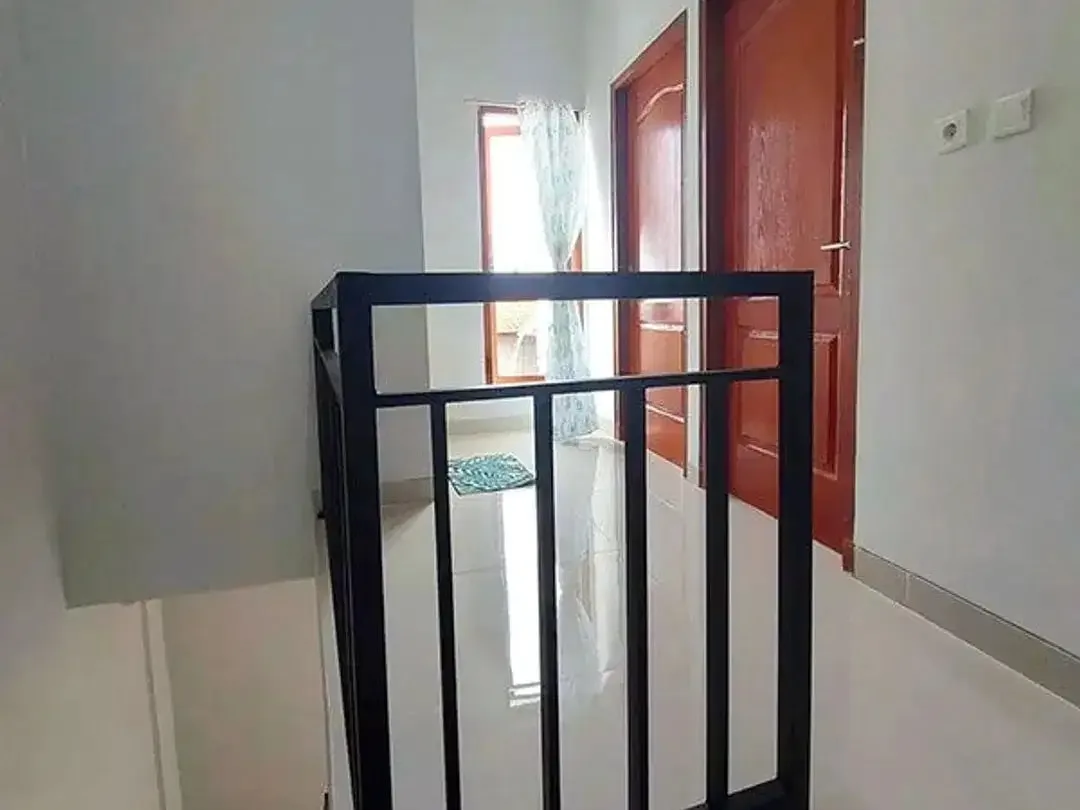 [Amr-064.Gev] Disewakan Bulanan Rumah Baru 2 Lantai di Gatsu Timur – Denpasar - Image 7 of 10