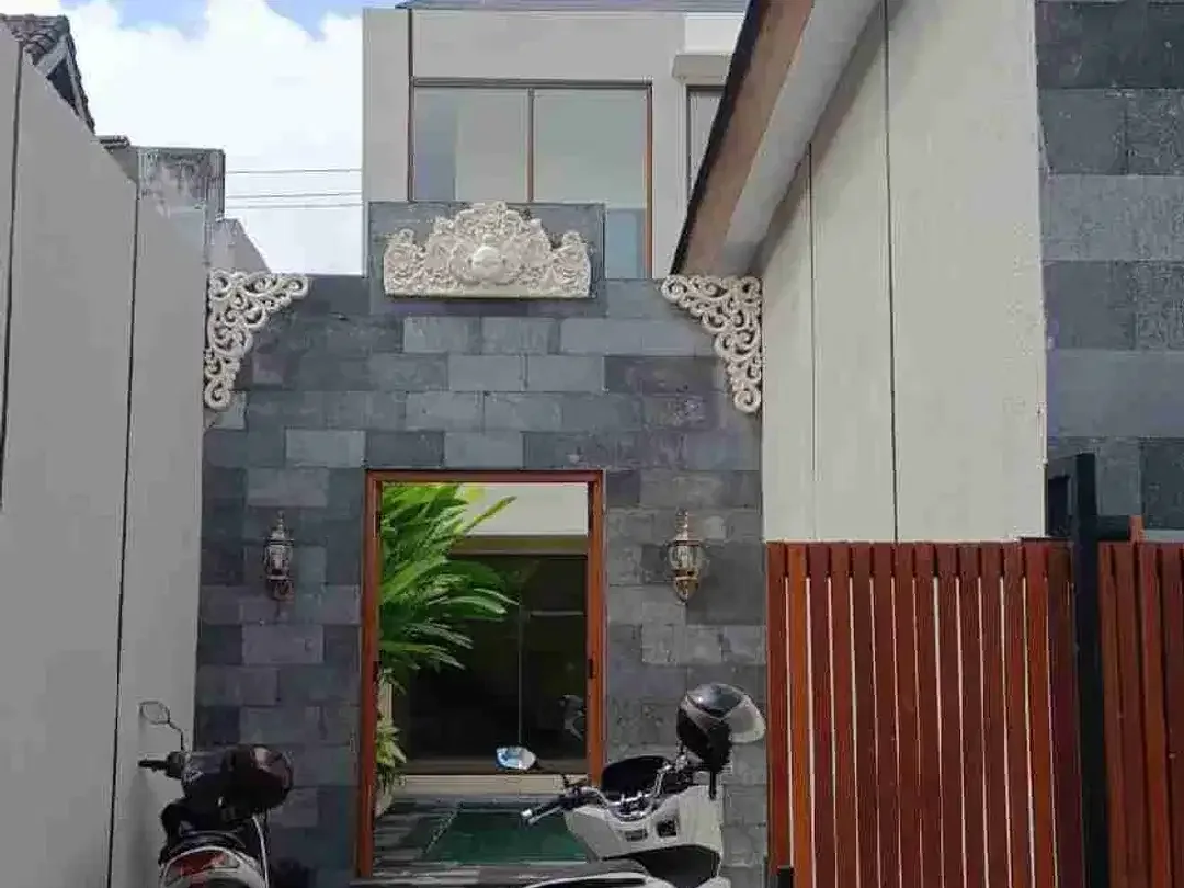 DIJUAL 2 UNIT RUMAH BARU LANTAI II DI UBUNG KAJA DENPASAR - Image 3 of 10