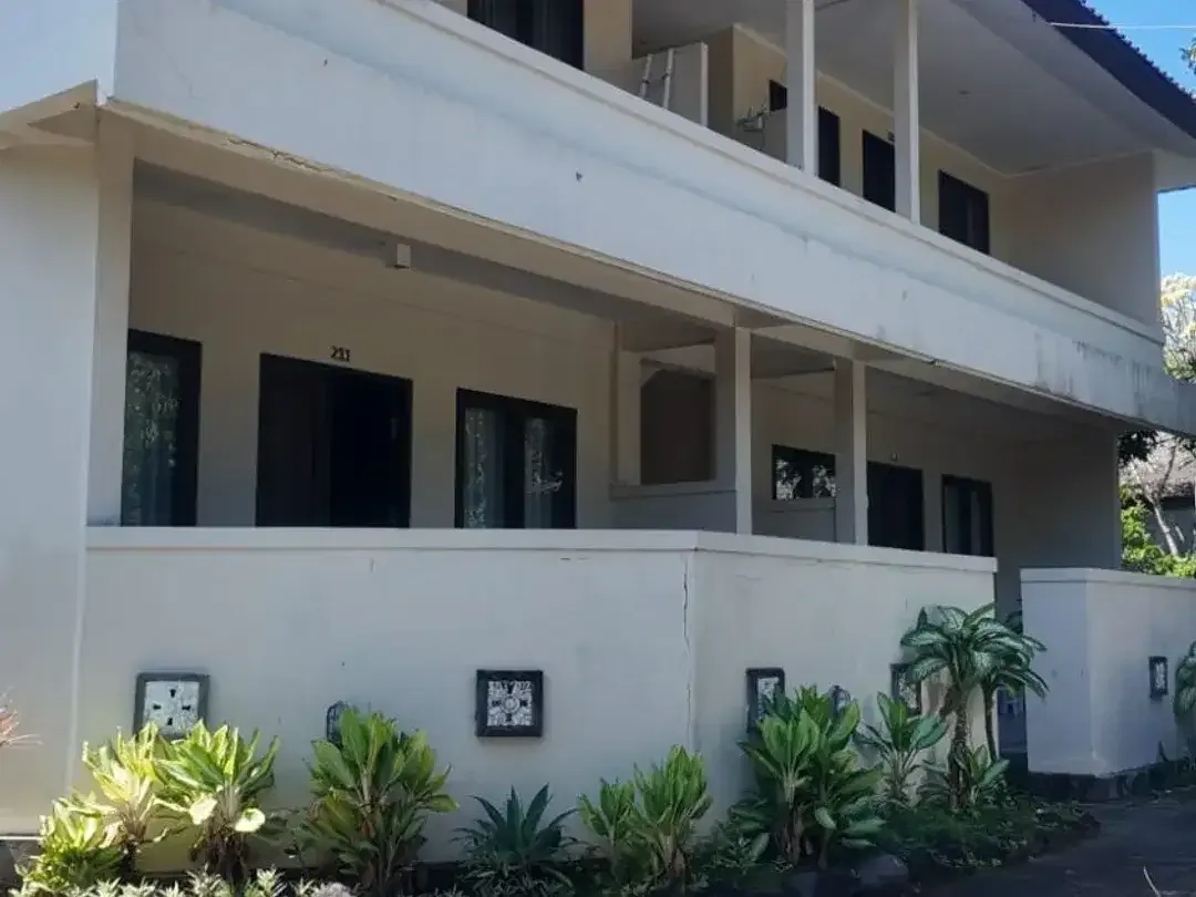 HOTEL / HOSPITALITY ASSET DIJUAL BATU BELIG – KEROBOKAN, BALI - Image 1 of 10