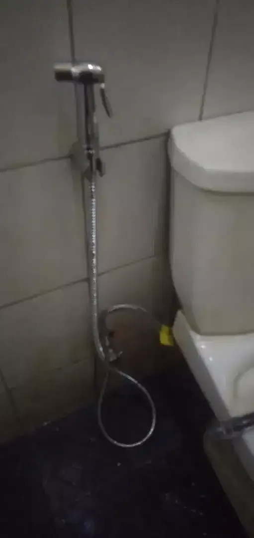 Tukang listrik,kran,tandon,pompa,kloset duduk,waterheater,wastafel,dll - Image 1 of 7