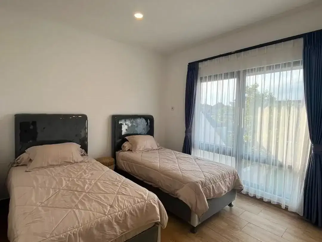 Sleek 3BR Modern Villa with Long Pool in Sanur – 23-Year Leasehold Near ICON Bali & BIH - Image 10 of 10