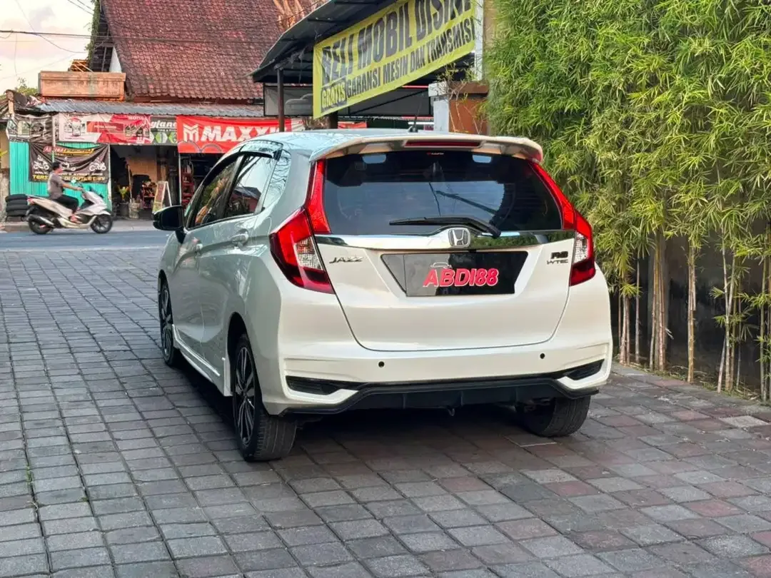 TDP 15 JUTA || HONDA JAZZ RS AT 2020 - Image 4 of 10