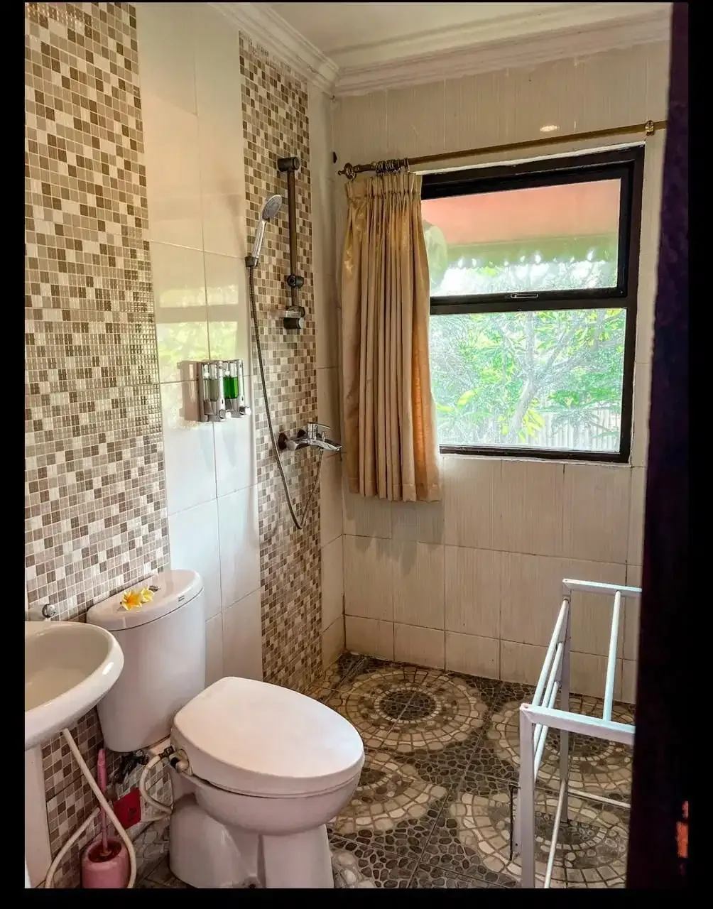 Villa Cantik 6 Bedroom Sanur Denpasar Bali - Image 4 of 10