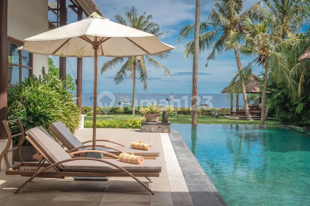 Luxury Villa Beachfront Seririt Buleleng Bali 1950M2 - Image 1 of 4
