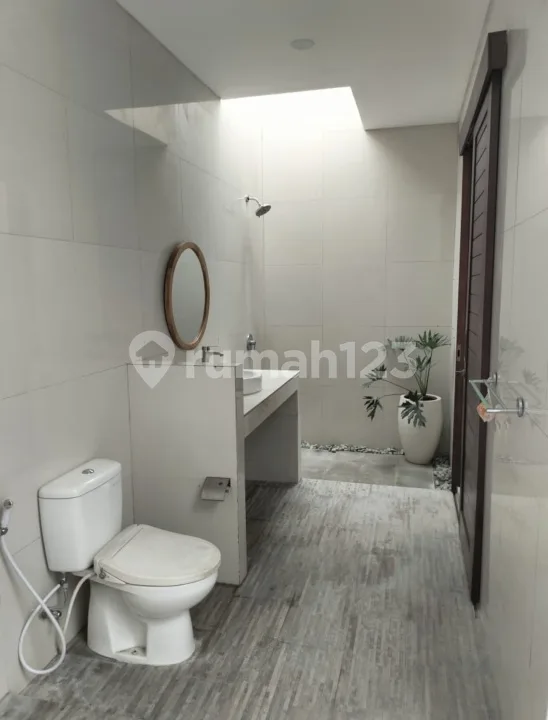 Villa Disewakan di Kerobokan Badung Bali Available 2 Unit - Image 2 of 4