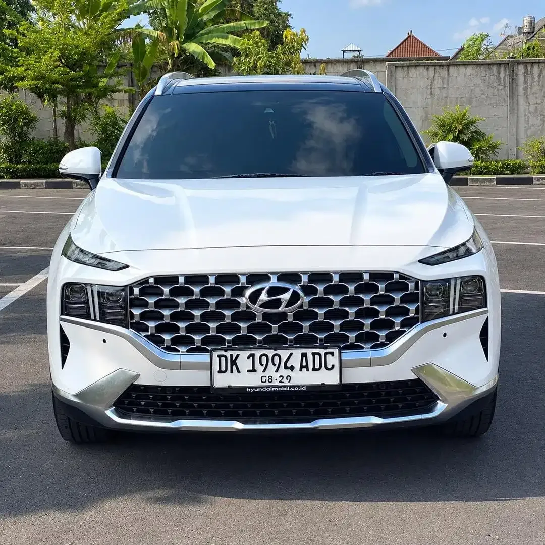 Hyundai Santafe Signature 2.5 AT Bensin - 2023 - Image 2 of 10