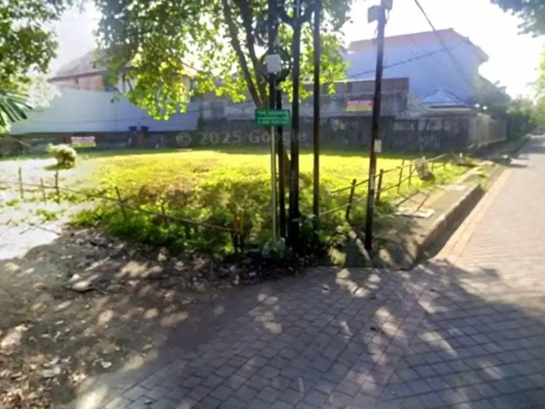 TANAH PREMIUM STRATEGIS DEKAT LAPANGAN PUPUTAN RENON - Image 3 of 10