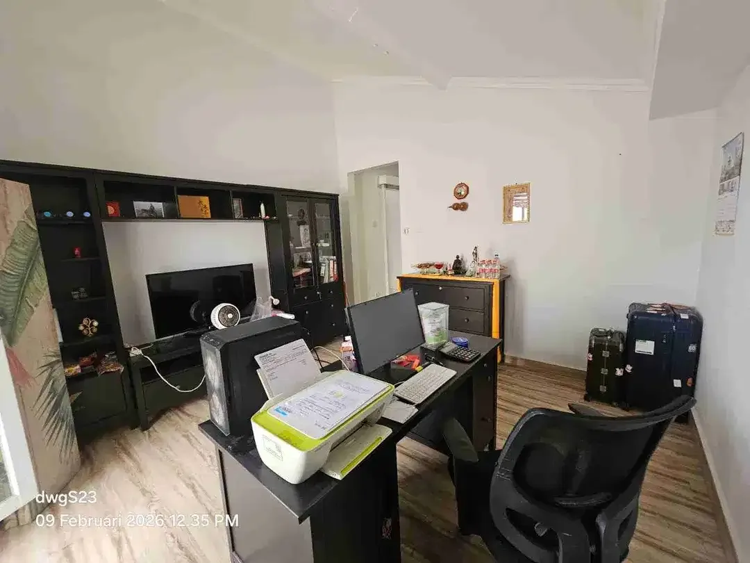 Dijual rumah semi villa lantai 2 lokasi semer dekat ke umalas kerobokan 
One gate syestem
Dekat pepito market/cafe budha/nook restaurant - Image 4 of 10