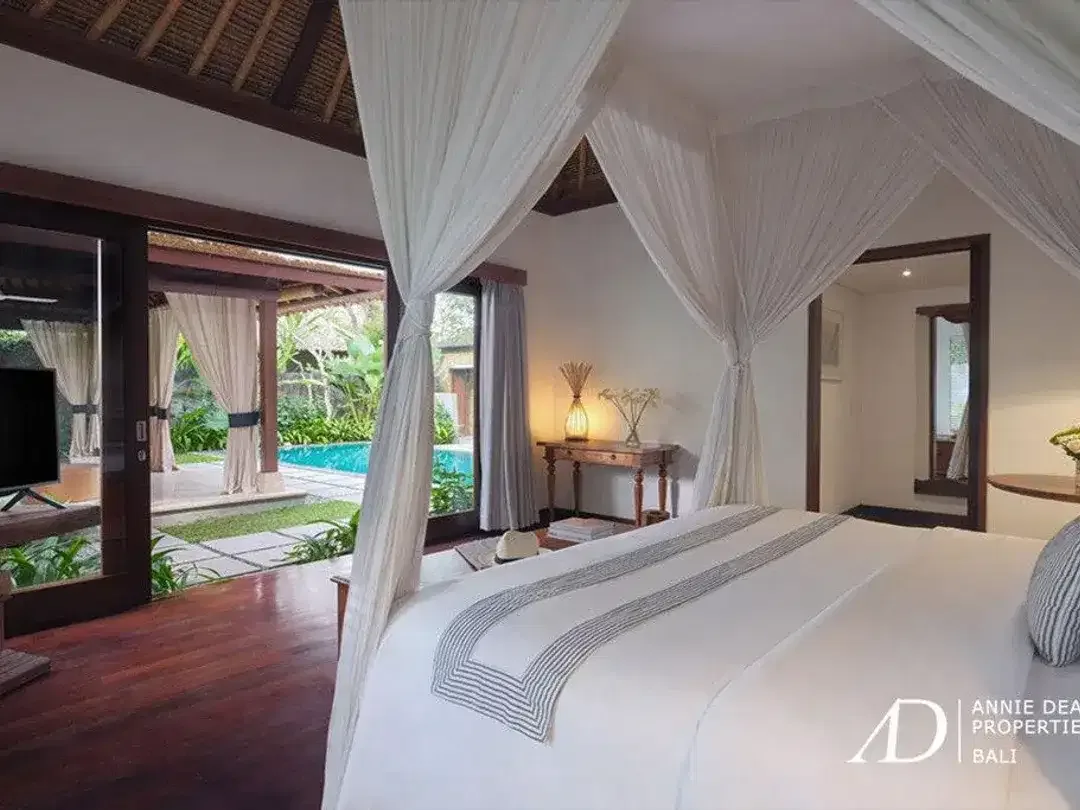 LEASEHOLD 25 YEARS | LUXURY BOUTIQUE VILLA AT SEMINYAK BEACH AREA - Image 5 of 7