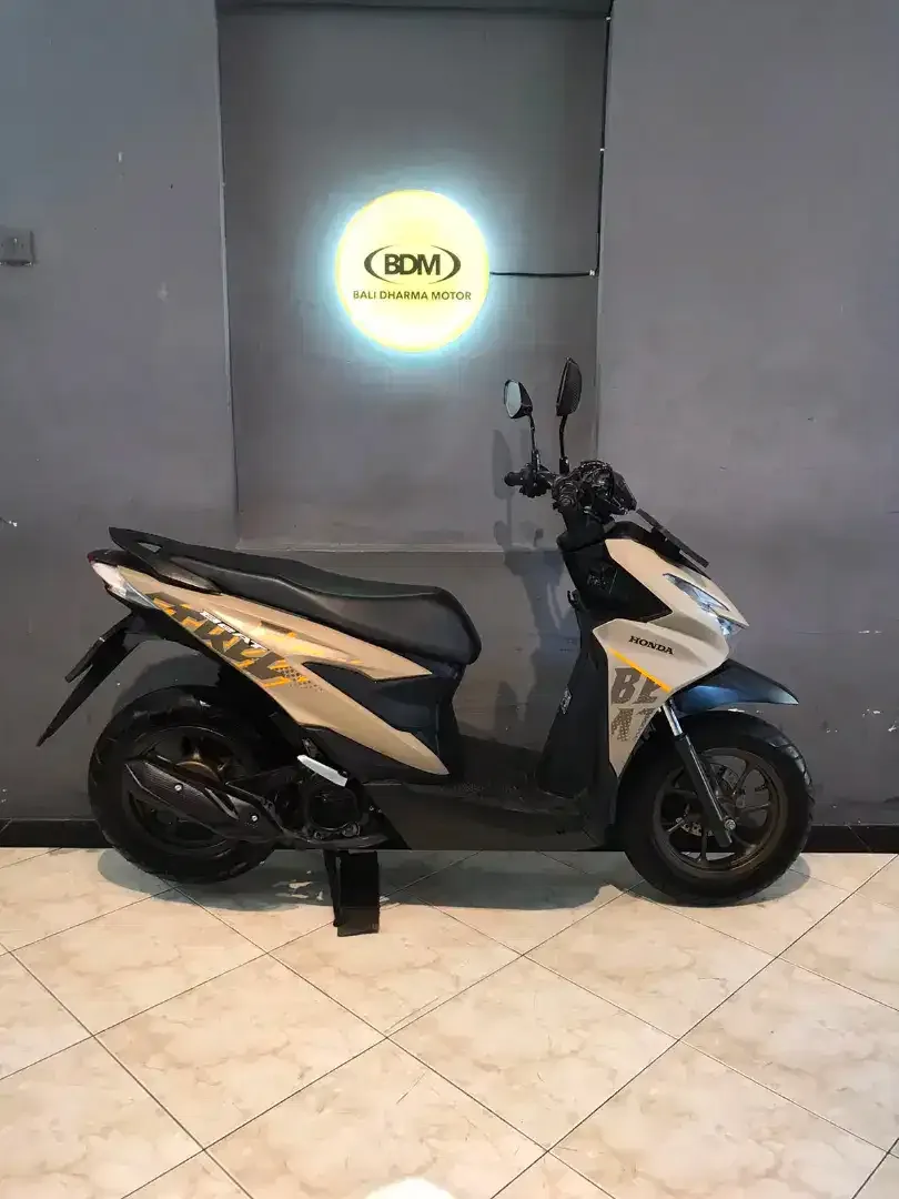 Beat street 2025 cash. Bali dharma .motor - Image 1 of 7