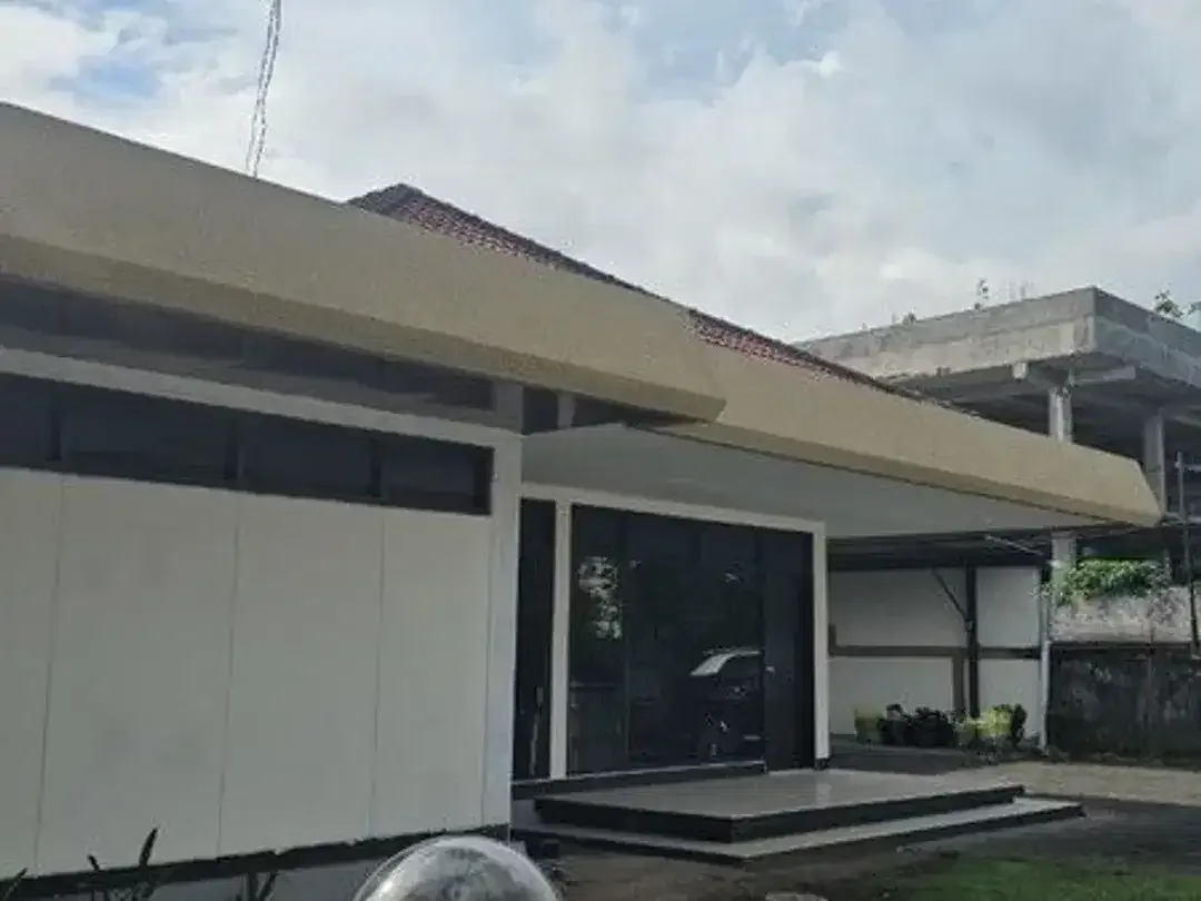 FOR SALE - Rare 900 sqm Land + 200 m2 House in Exclusive Renon, Denpasar - BALI - Image 4 of 10