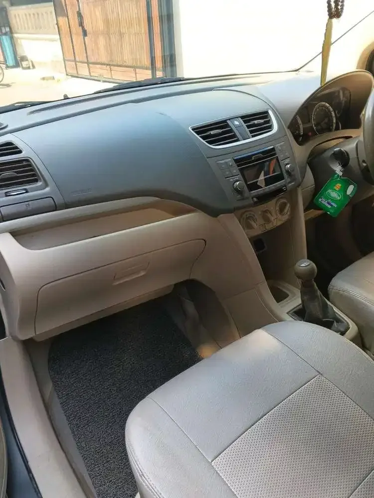 Suzuki Ertiga 2017 Bensin - Image 4 of 8