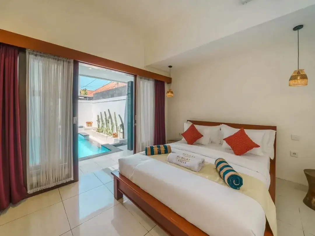 FOR RENT VILLA 3BR BEST LOKASI  JUST WALKING DISTANCE SHOPS, CAFE BRAWA CANGGU - Image 2 of 7