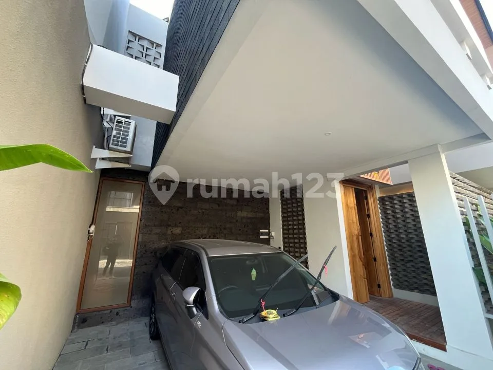 Villa Tropical Modern Dengan Lingkungan Tenang Hanya 2 Menit Ke Atlas Beach Club - Image 2 of 4