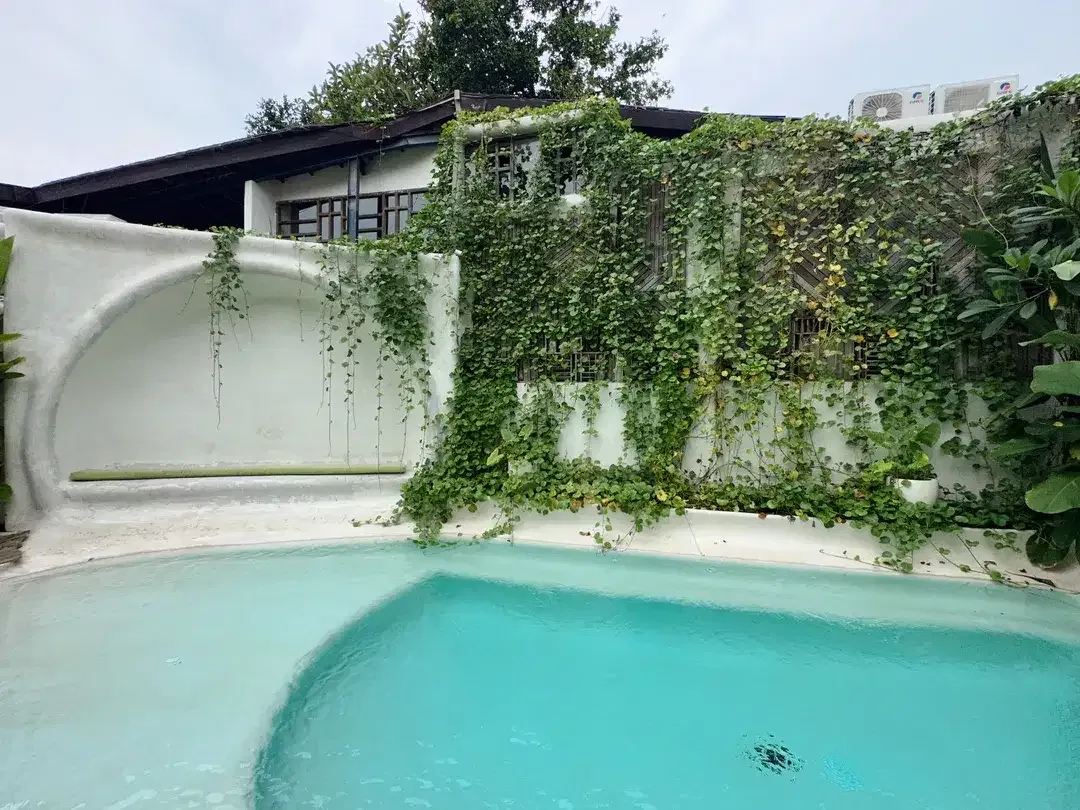 Leasehold - Stylish 8-Unit Villa Complex - Top Investment in Canggu, Bali - Image 1 of 10
