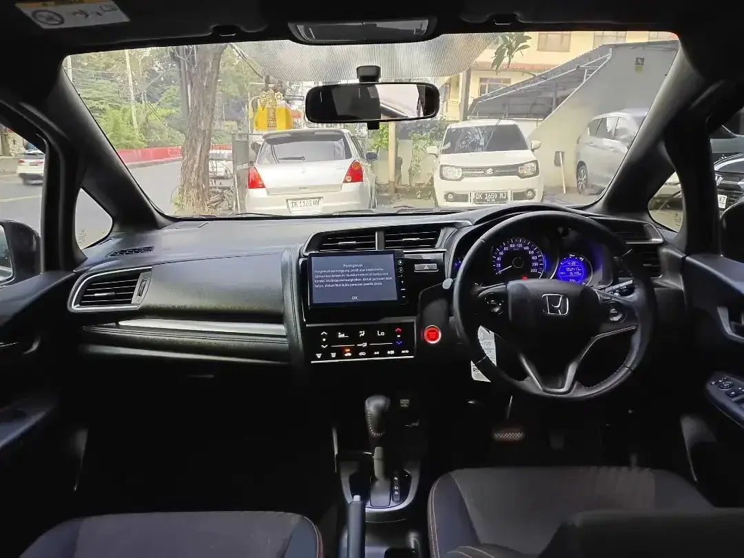 HONDA JAZZ RS FACELIFT LAST EDITION ASLI BALI SUPER ISTIMEWA - Image 9 of 10