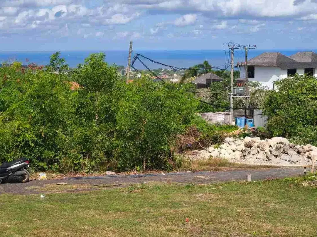 dijual tanah 262m² view laut kawasan villa airis Ungasan Badung Bali - Image 1 of 5