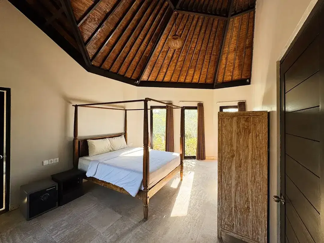 6-Bedroom Villa in Pererenan, Bali - Image 4 of 10