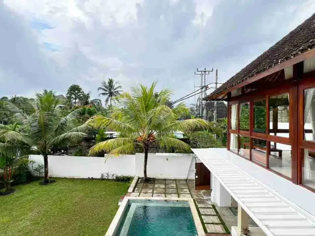 Dijual villa lantai 2 dengan view sawah  lokasi area ubud gianyar
Lingkungan villa./restoran/cafe
10 menit ke central ubud - Image 4 of 9