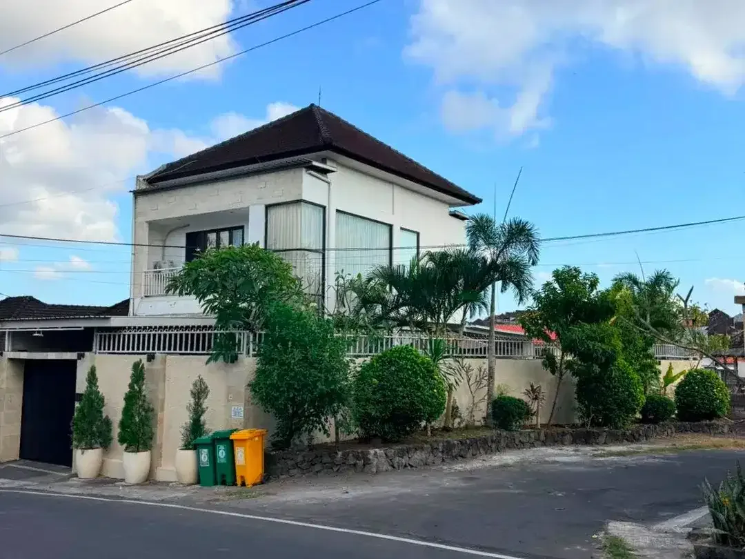 2 STOREY HOUSE WITH PRIVATE POOL IN NUSA DUA - Image 1 of 10