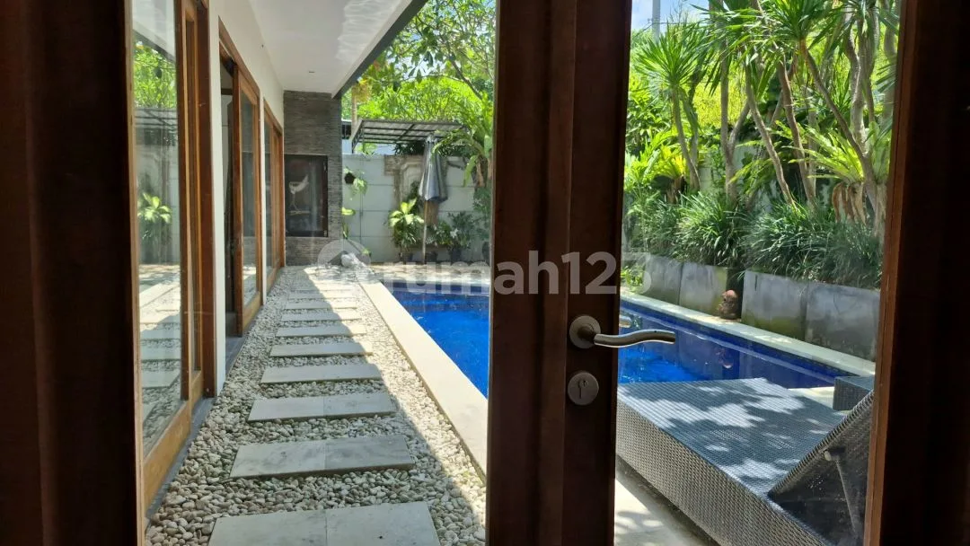 Sewa/ Jual Villa 2 Lantai.+ Pool + Rooftop Tibubeneng -Canggu - Image 4 of 4