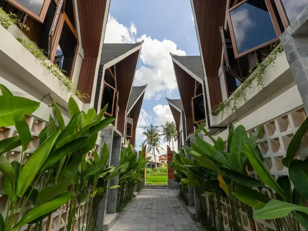 KOMPLEK VILLA 5 UNIT DI KEMENUH UBUD GIANYAR BALI - Image 2 of 10