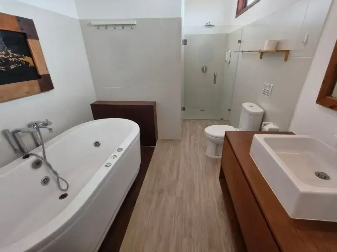 Disewakan Villa Fully Furnished Dekat Pantai Batu Belig & Petitenget - Image 9 of 10