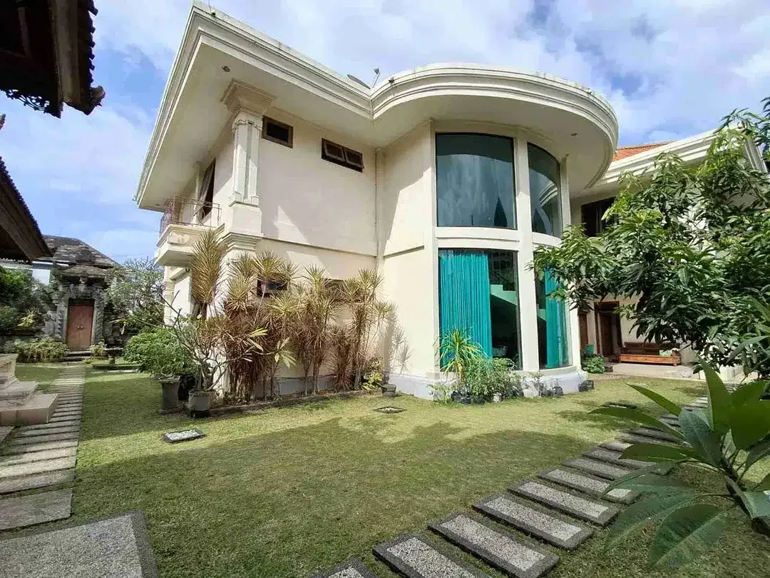 RUMAH MEWAH LANTAI II DI KAWASAN ELITE SEKAR TUNJUNG DENPASAR - Image 1 of 10