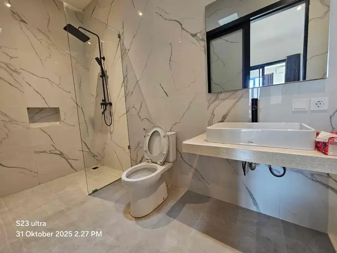 Dijual villa lantai 1 lokasi munggu 
Lingkungan villa - Image 7 of 10