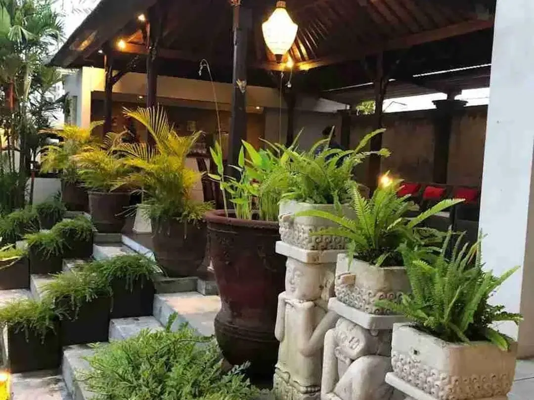 Villa + Restaurant for sale - Image 2 of 6