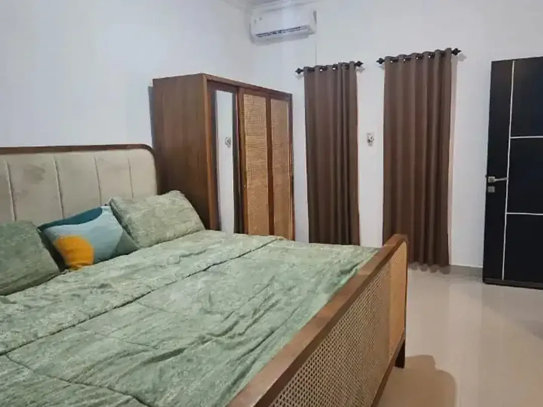 Rumah 2 Lantai 3 Kamar Tidur Denpasar Barat - Image 3 of 7