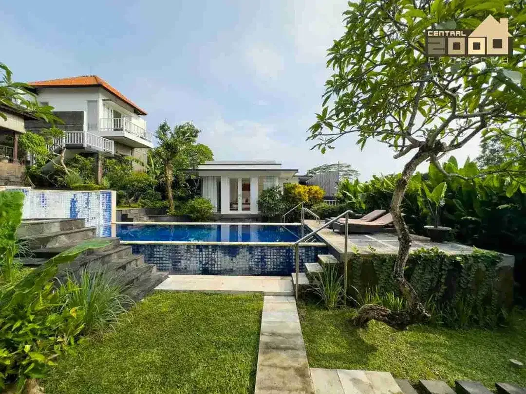 Traditional Meets Modern Villa with Rice Field View in Canggu - Image 2 of 10
