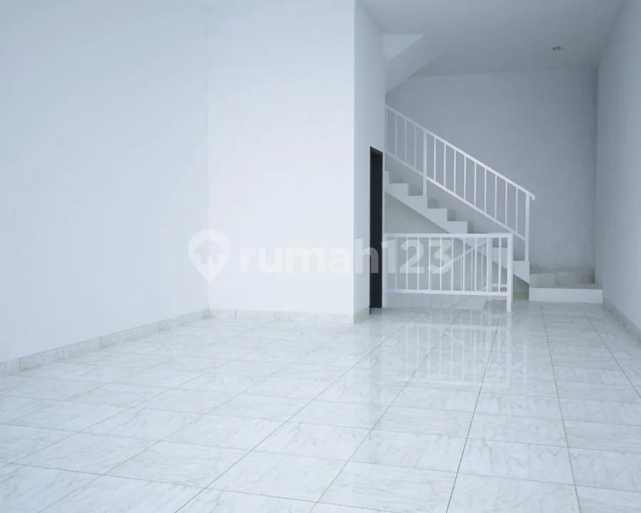 Dijual Ruko 3 Lantai + Rooftop ,Lokasi Strategis Jl. Mahendradata Denpasar Barat - Image 3 of 4